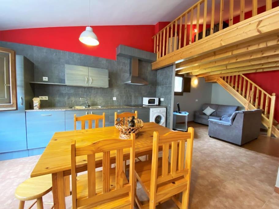La Vall Apartaments Duplex سانت ليورينس دو موريونيز المظهر الخارجي الصورة