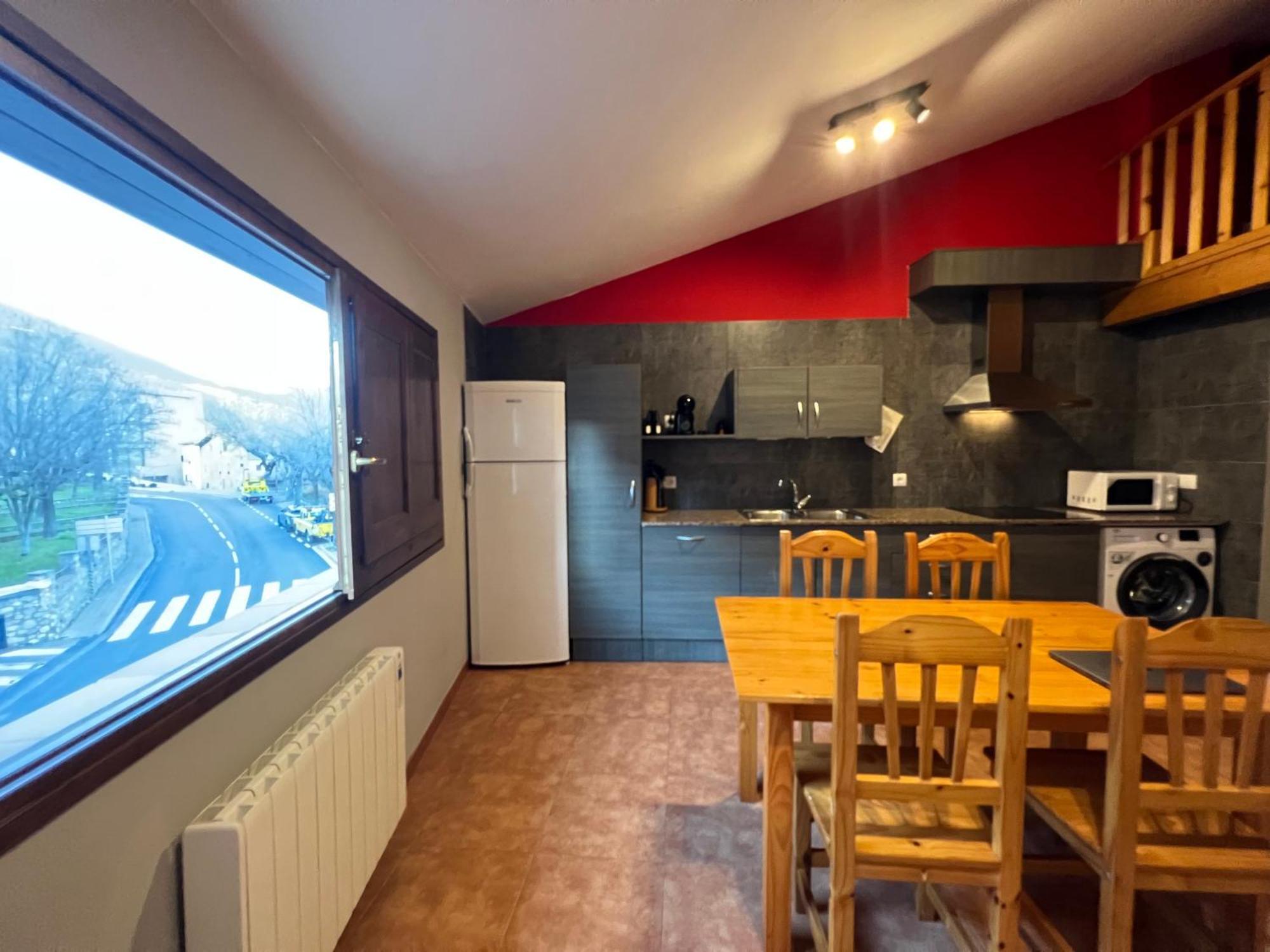 La Vall Apartaments Duplex سانت ليورينس دو موريونيز المظهر الخارجي الصورة